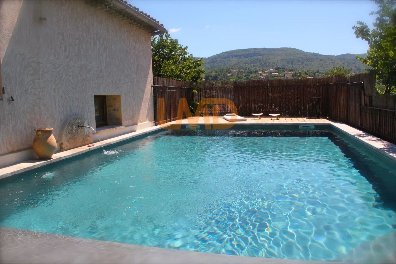 Ensemble immobilier à fort potentiel et à 2 pas de la ville ! - 30326209-92dc-4c29-920b-740e33eef869