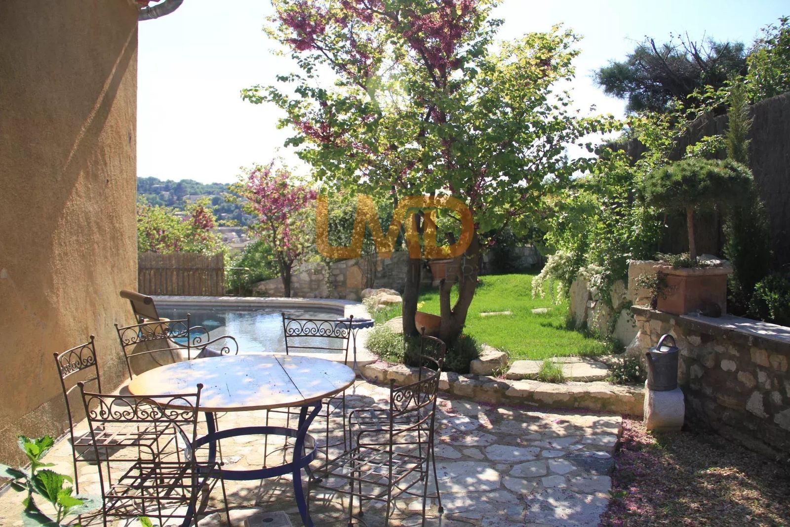 Ensemble immobilier à fort potentiel et à 2 pas de la ville ! - fc1ea7eb-e38f-4cd8-b6f6-b6eb88a0ae69