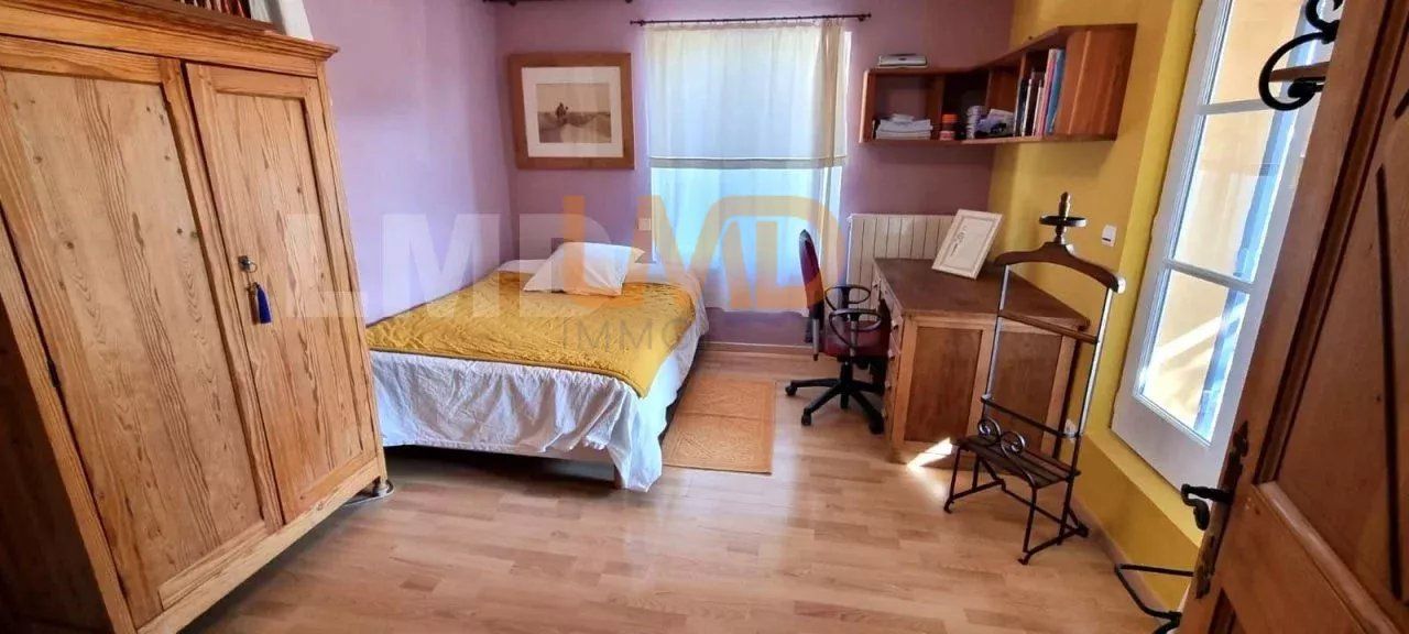 Ensemble immobilier à fort potentiel et à 2 pas de la ville ! - 3e75e226-65b4-40e4-8a35-001155fa6189