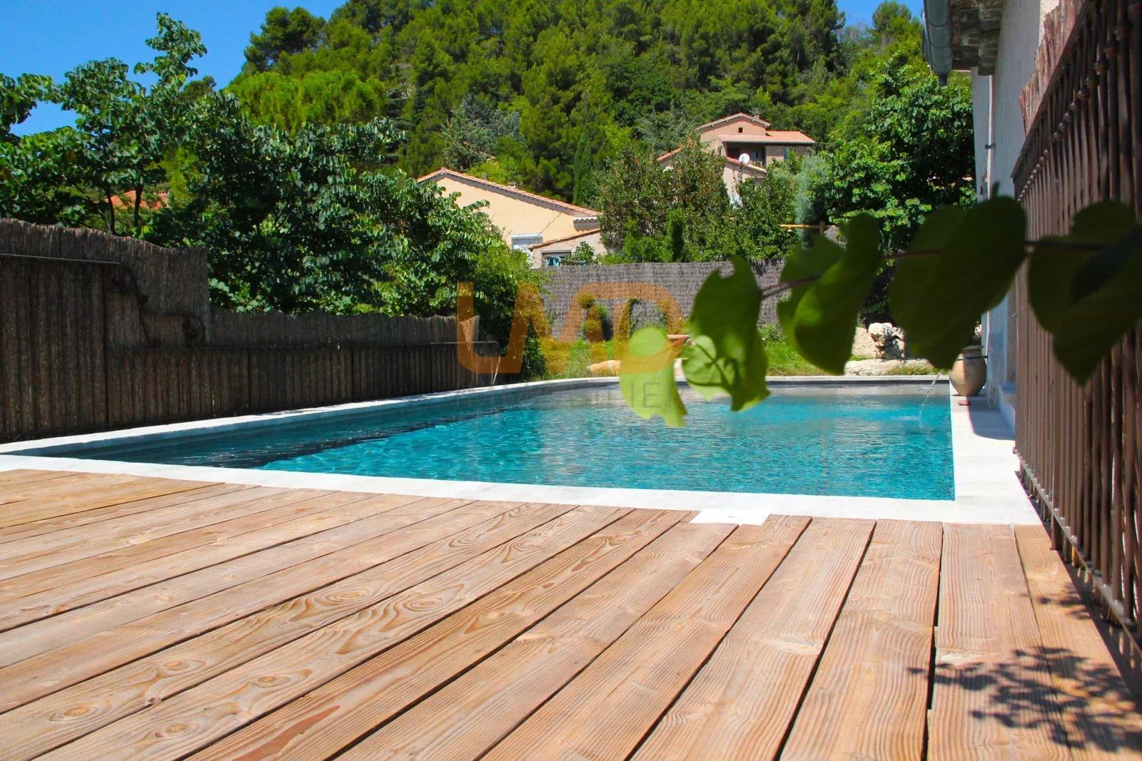 Ensemble immobilier à fort potentiel et à 2 pas de la ville ! - b783d234-3123-48ae-a768-89ab05246859