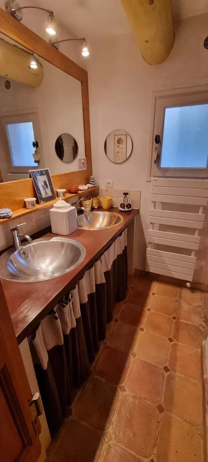 Ensemble immobilier à fort potentiel et à 2 pas de la ville ! - 6eb4819e-b645-47d1-92c9-31d38cfce646