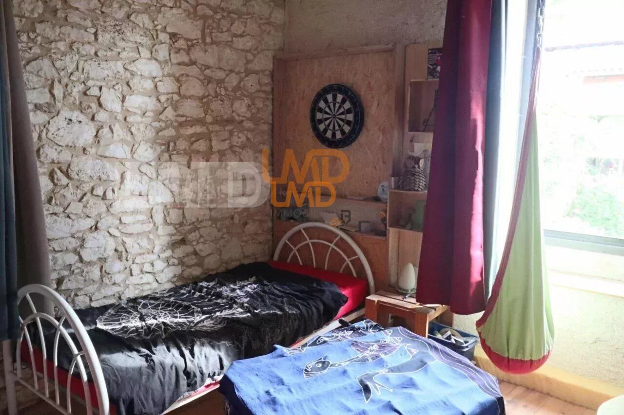 Maison  T4, jardin et dépendances - 3d983102-1e21-4b27-b460-4e72f1b4d765