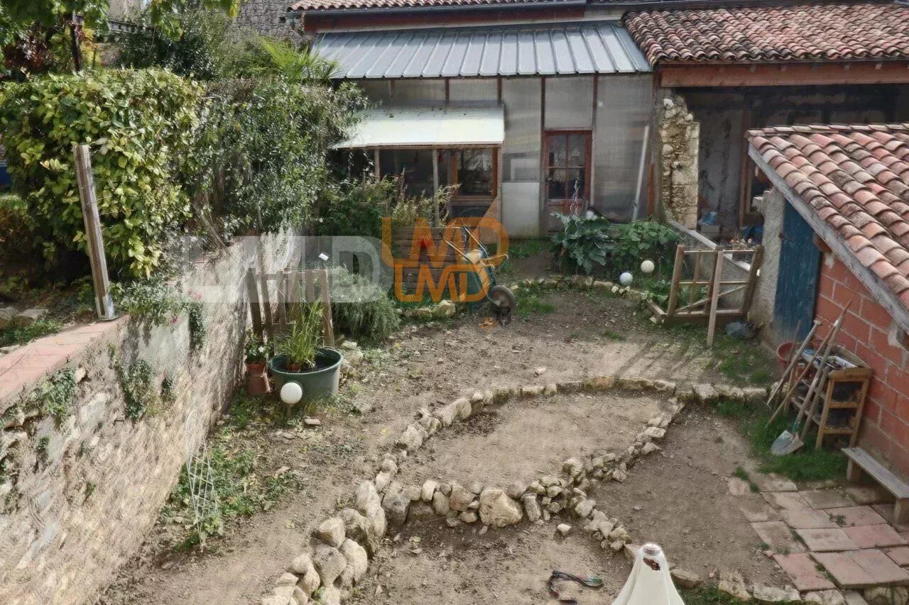 Maison  T4, jardin et dépendances - 1066d096-5b00-4721-b9e3-70078025ca42