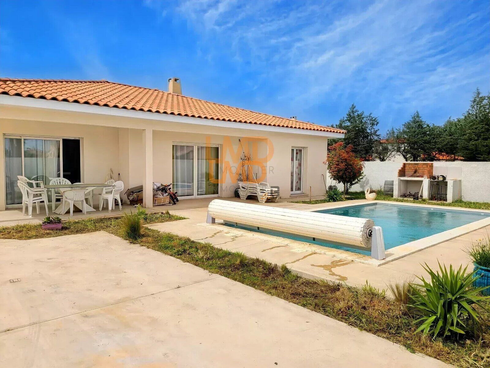 Maison de plain-pied sans murs mitoyens de 120 m2 avec piscine - e8541079-0139-4952-8a93-9659d6af15f3