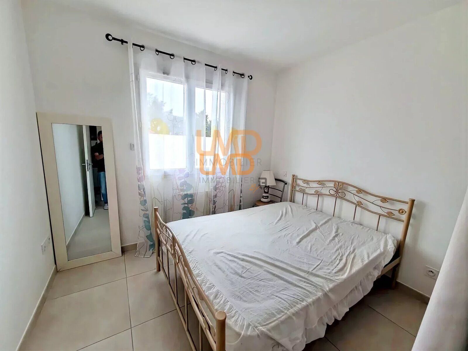 Maison de plain-pied sans murs mitoyens de 120 m2 avec piscine - c3a7185e-46b4-4cfb-9e38-9b2304234efb