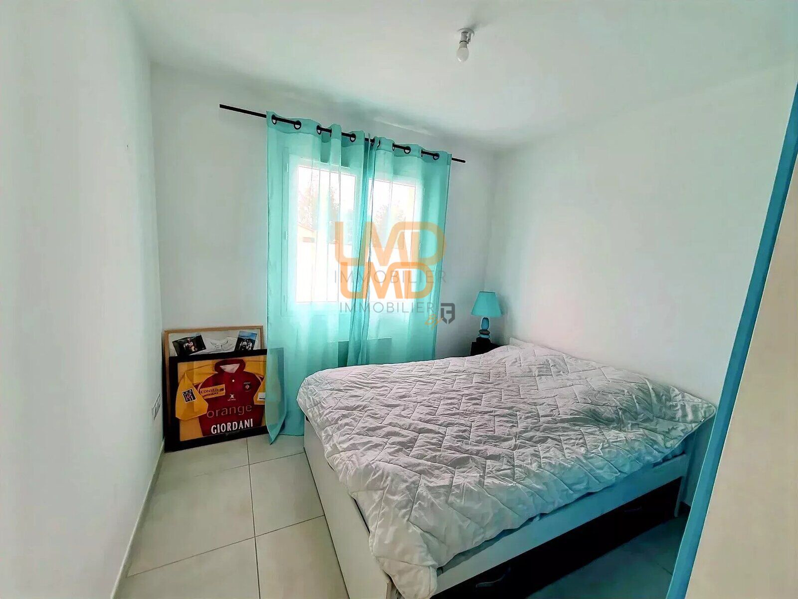 Maison de plain-pied sans murs mitoyens de 120 m2 avec piscine - 6bfdfe04-a1e6-4e69-8aff-9b3b8db02c35