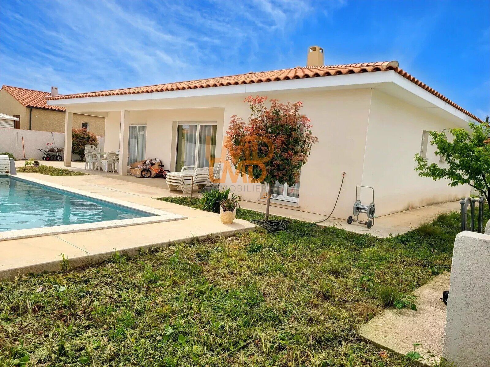 Maison de plain-pied sans murs mitoyens de 120 m2 avec piscine - 4a805a7a-13a6-40f5-acd1-8ccb9558cae9