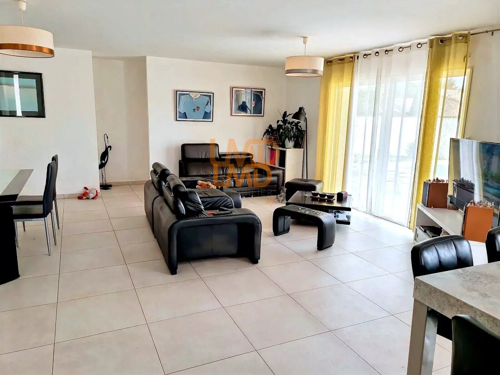 Maison de plain-pied sans murs mitoyens de 120 m2 avec piscine - e5cec841-bea5-4a0f-b06d-1df875776c14