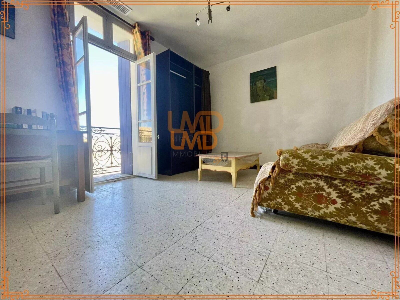 Maison de maître : 1 sudio - 2 cours – garage - 2da0482d-dd33-47f8-bcb4-906dc0cfe555