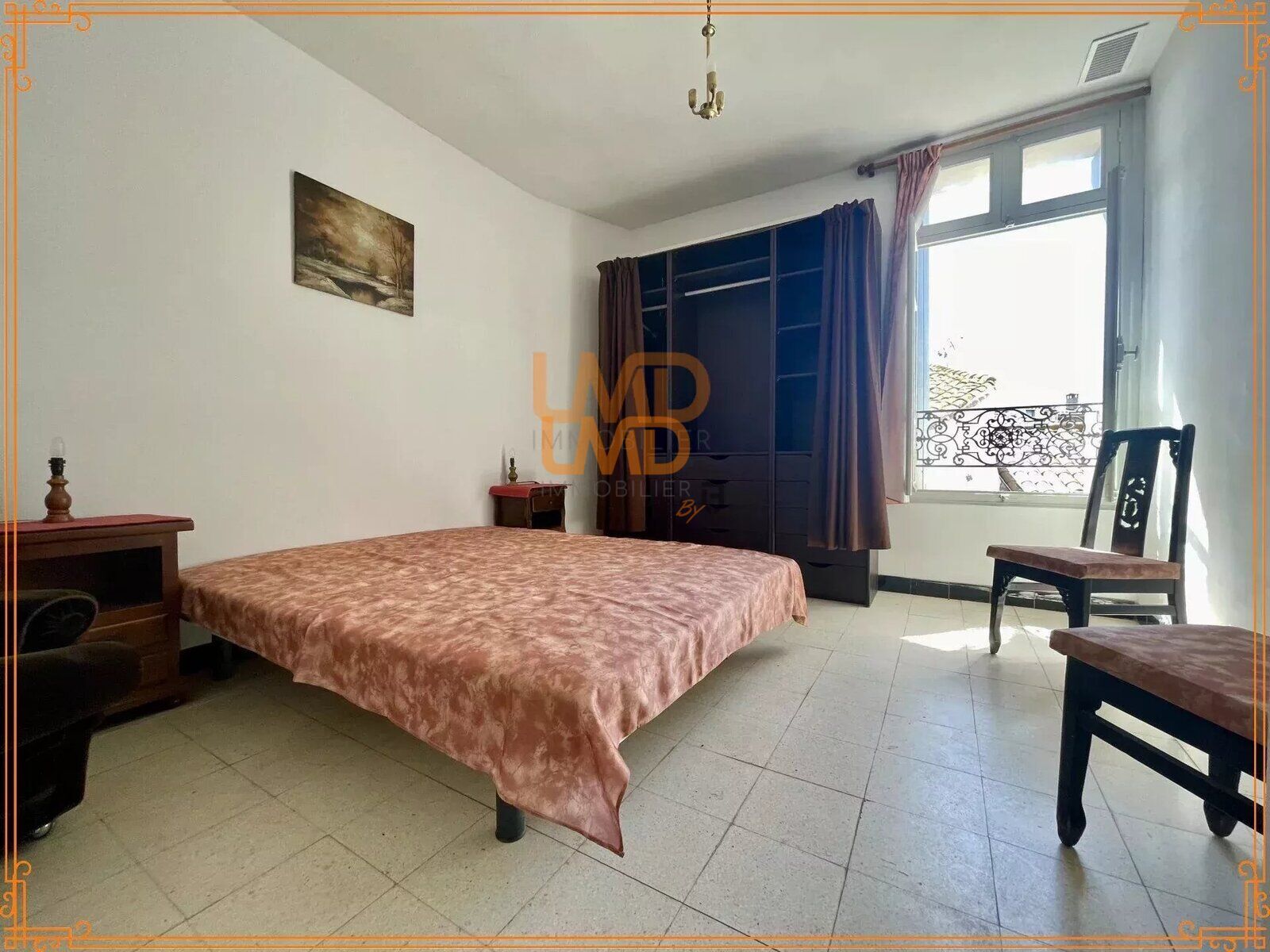 Maison de maître : 1 sudio - 2 cours – garage - ef219299-dc8c-4792-9bba-12451f09c1bb