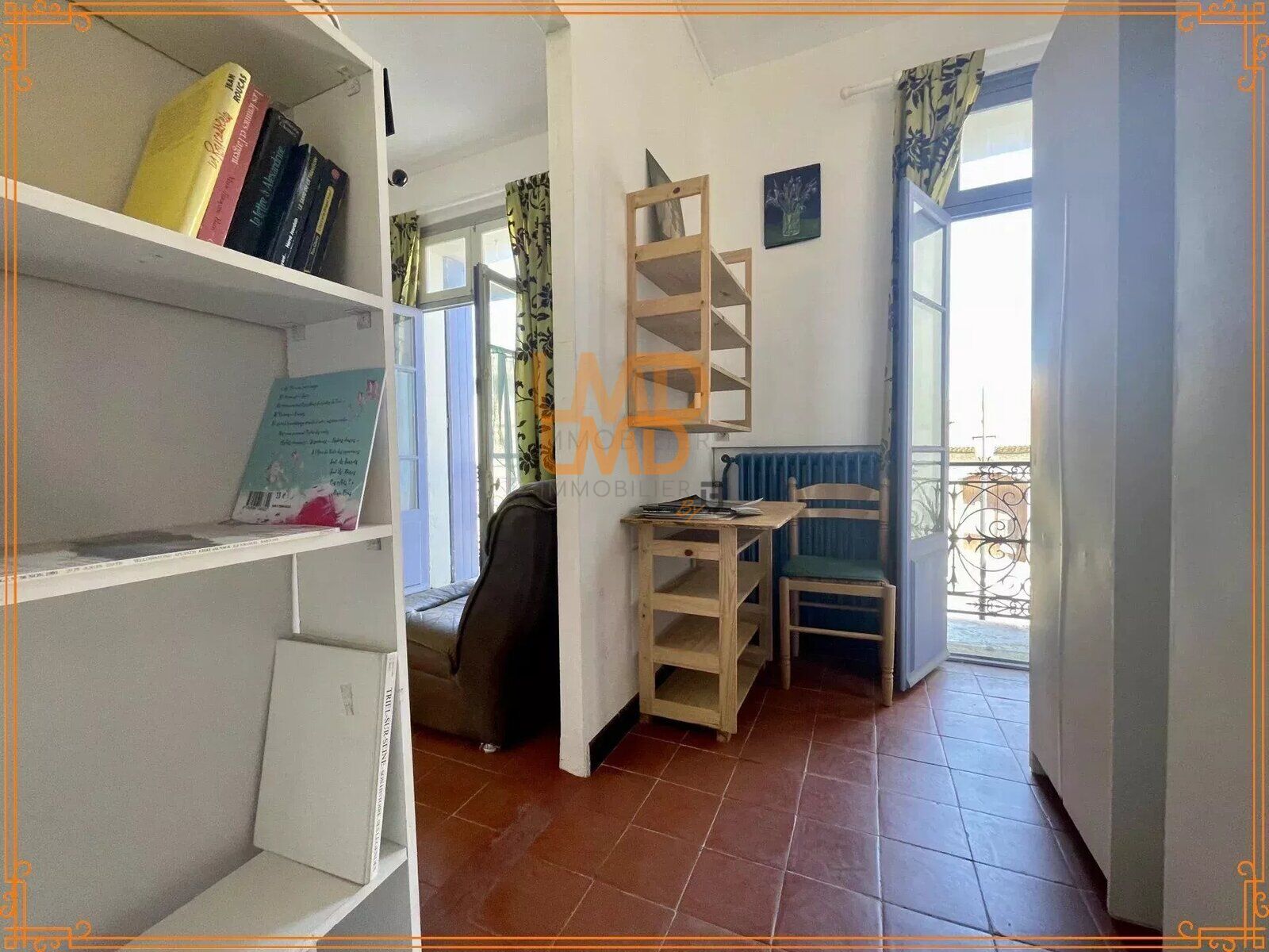 Maison de maître : 1 sudio - 2 cours – garage - 5acb4e4c-ebd9-46b0-ac2d-48fa663778d0