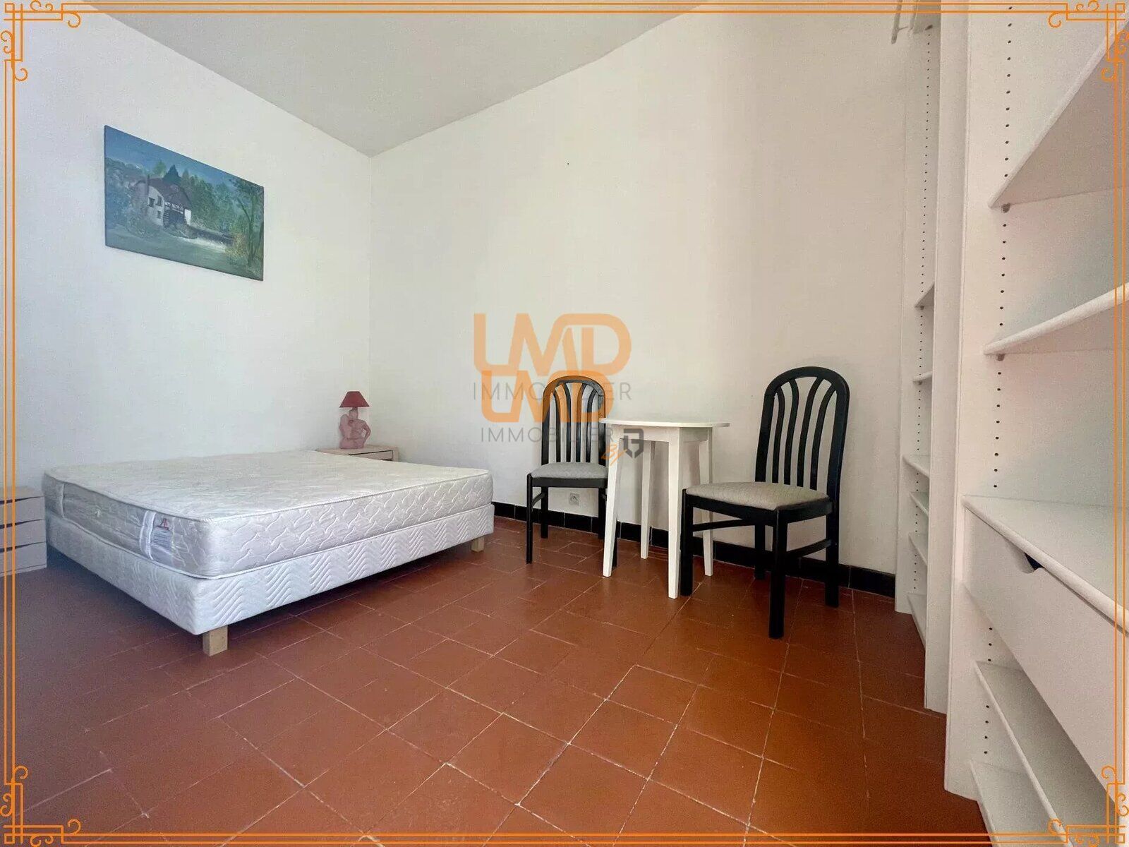 Maison de maître : 1 sudio - 2 cours – garage - 04190475-5827-4b7b-9a4a-82f96d3510a6