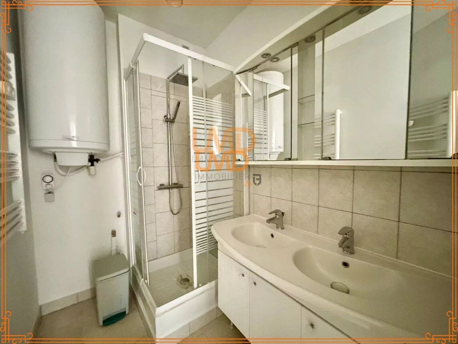 Maison de maître : 1 sudio - 2 cours – garage - d05ac5c0-1a97-4675-bc7b-5f88c66ce14c