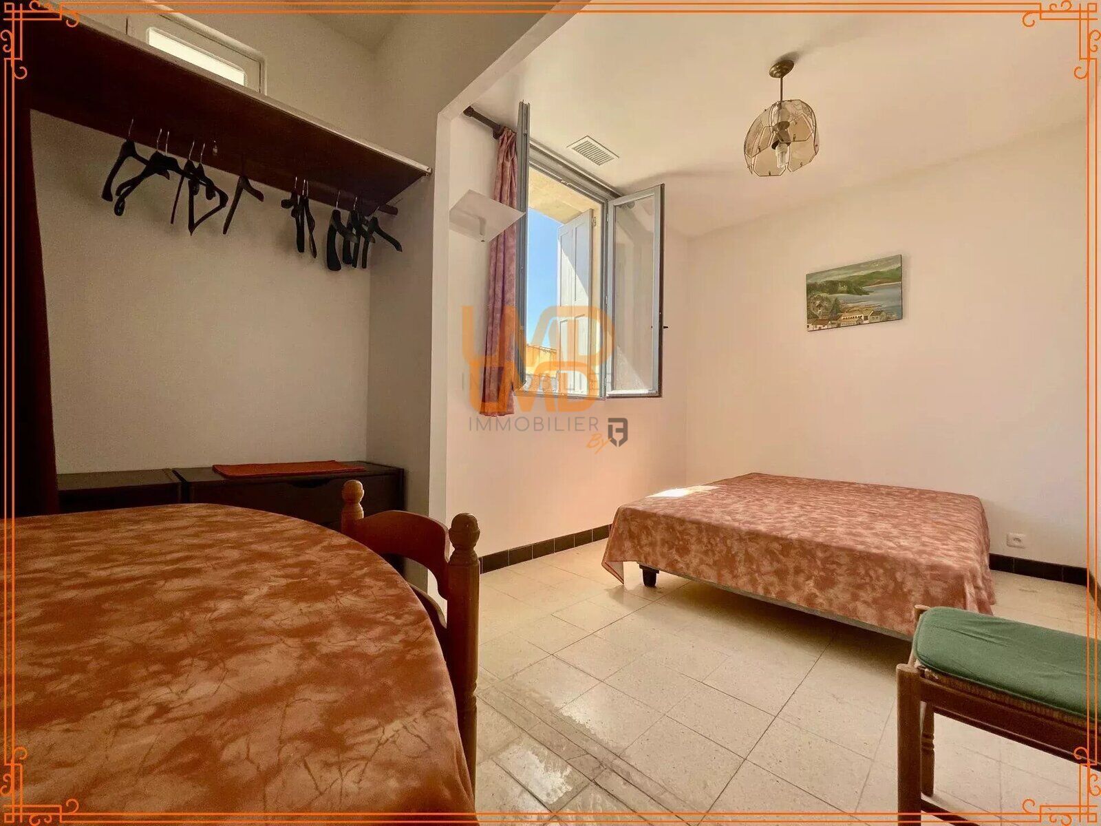 Maison de maître : 1 sudio - 2 cours – garage - 384a3d5e-3e3d-4c07-ba44-e089a027e1f9