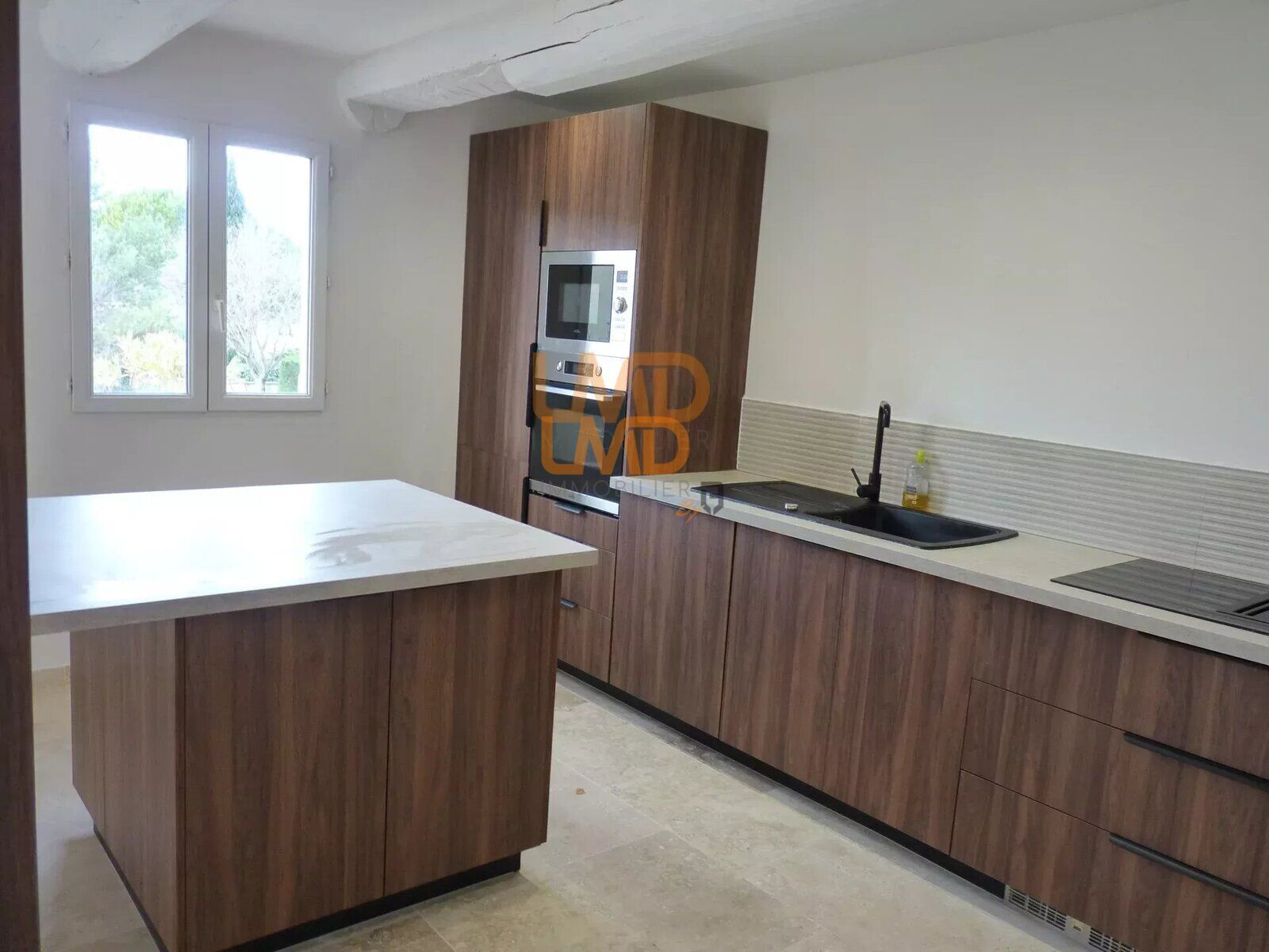 Vue panoramique sur le Luberon - fa643bb9-b485-4f94-843d-8c57d7735bd7