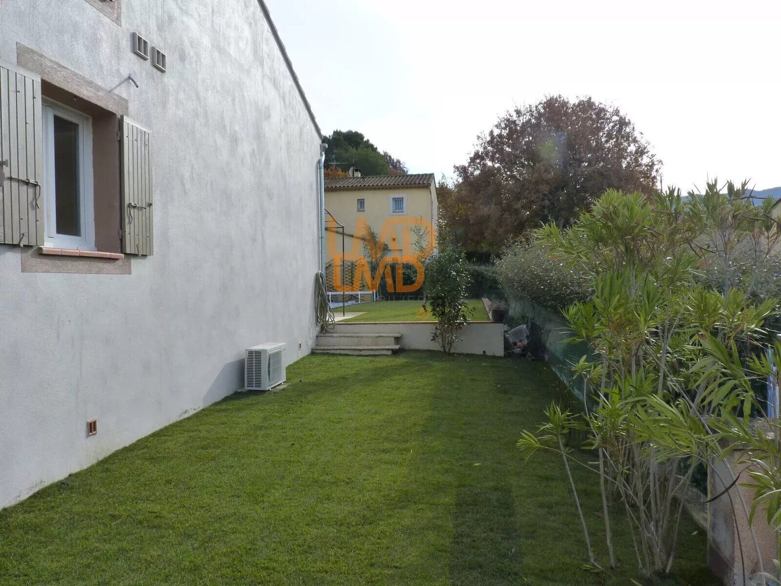 Vue panoramique sur le Luberon - 1ee478ce-3f45-406c-a16c-7dbb17c911d6