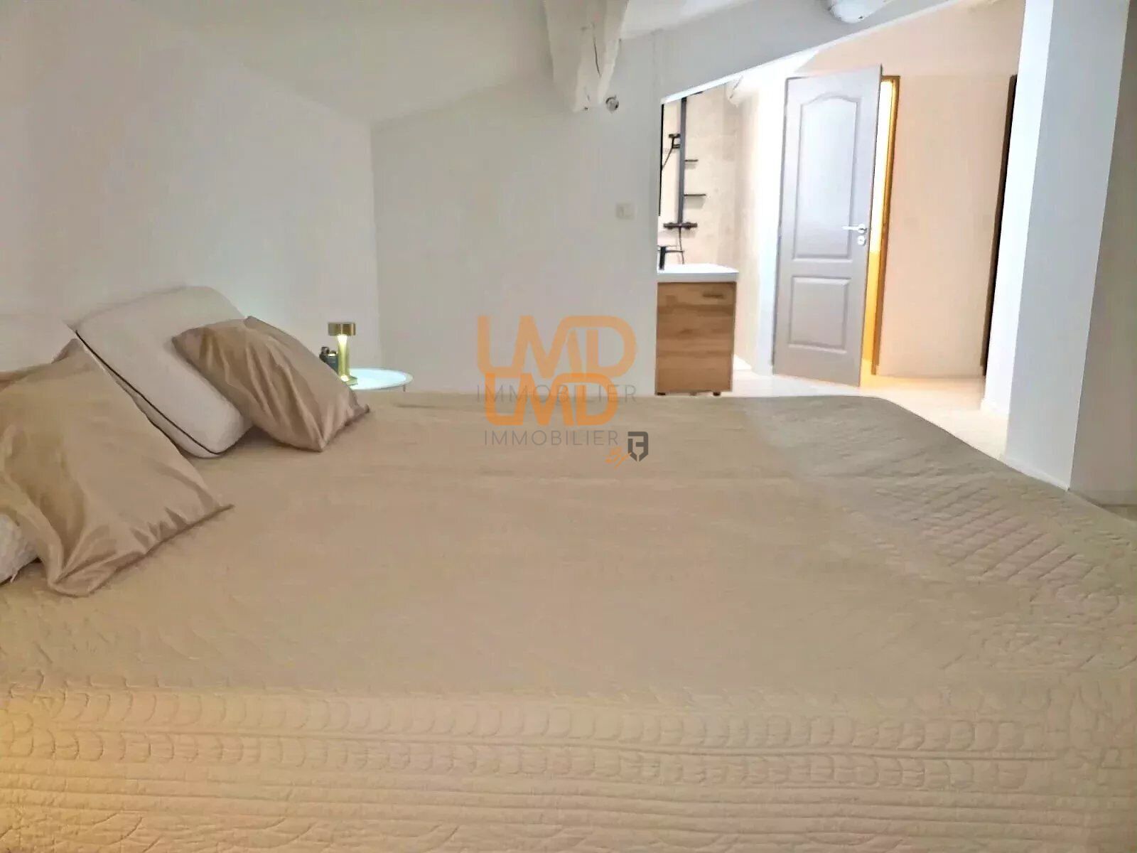 Vue panoramique sur le Luberon - 0c83149b-d104-4168-b270-68d064a38429