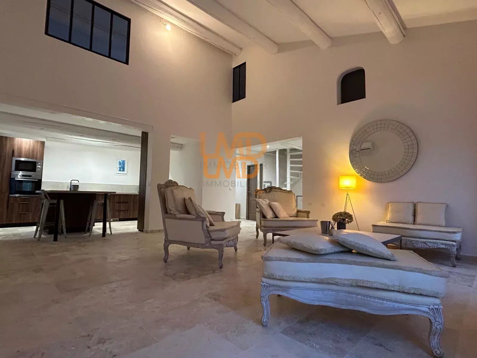 Vue panoramique sur le Luberon - 4536b6d3-8ea2-420b-a40d-394fd98ce4e8