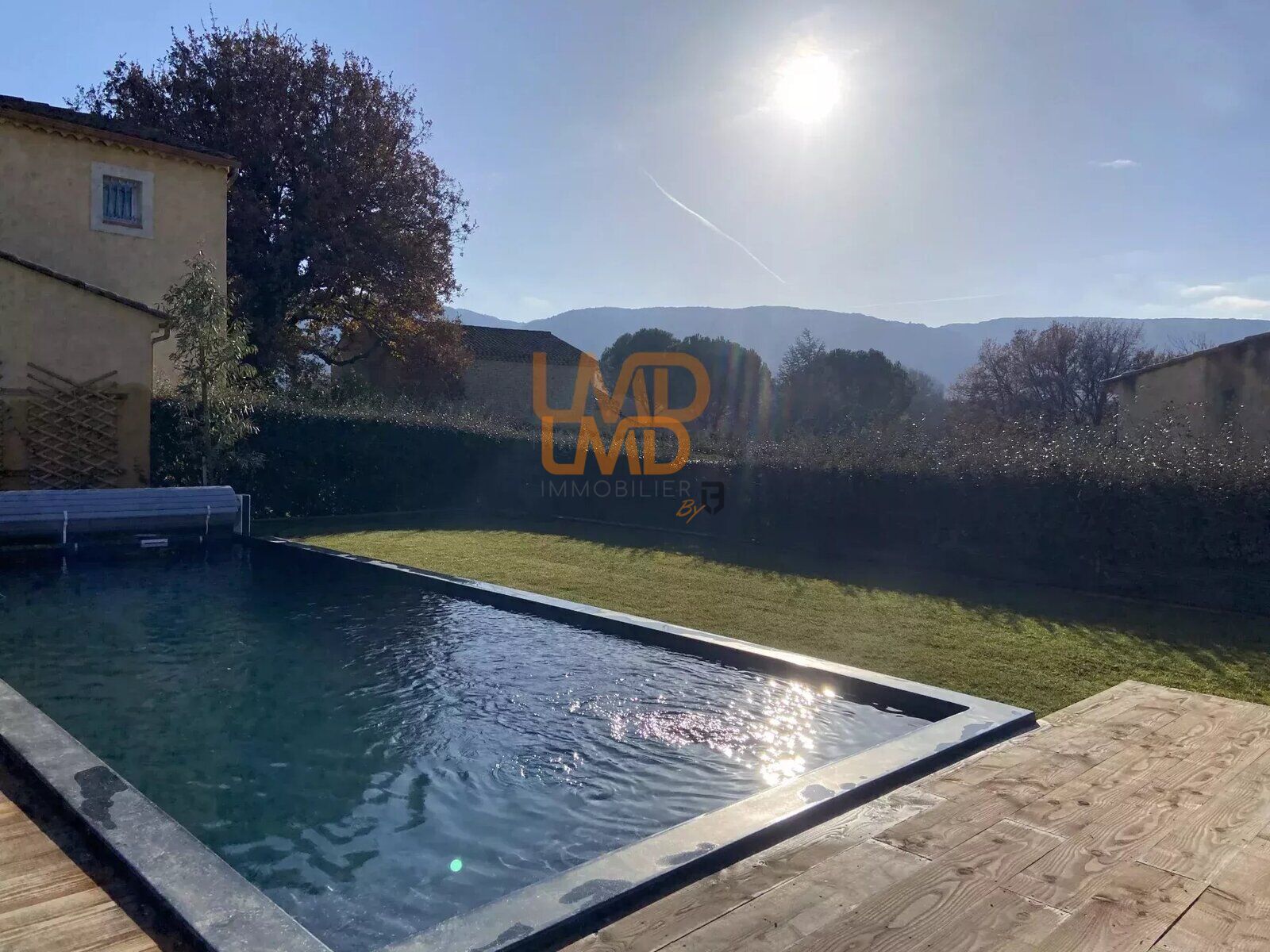 Vue panoramique sur le Luberon - 41fc4ff9-054b-4ca0-a0b2-15f160898cfb