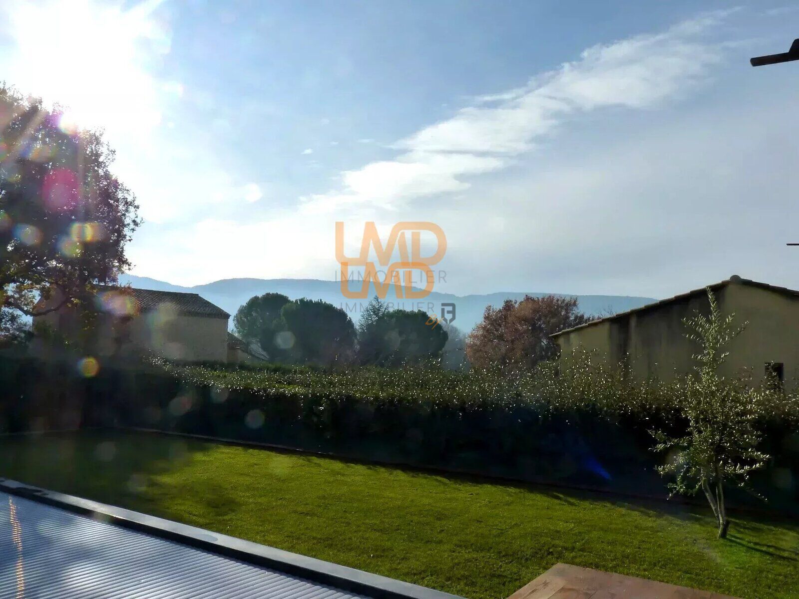 Vue panoramique sur le Luberon - e6a5ba97-2f38-4e36-adc5-91402acc54fd