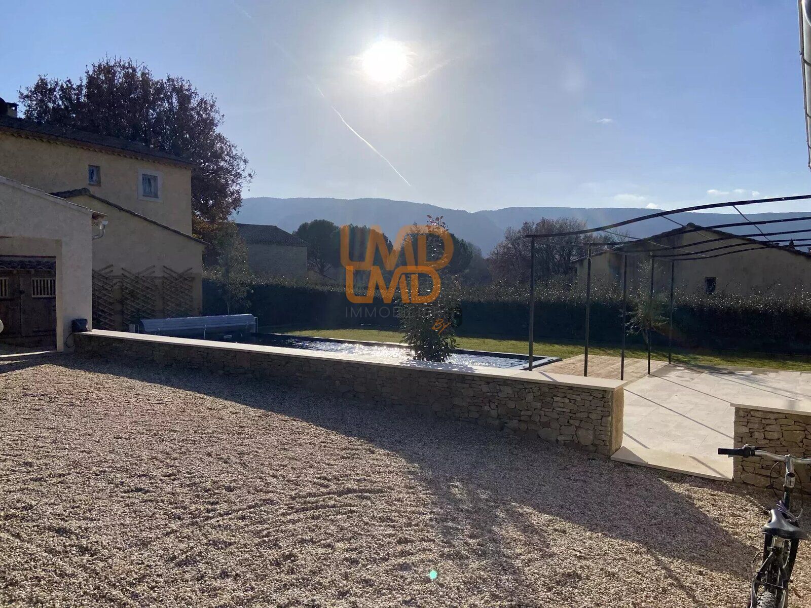 Vue panoramique sur le Luberon - 5f25ee1d-971d-416f-9aae-f5ff19f79cd3