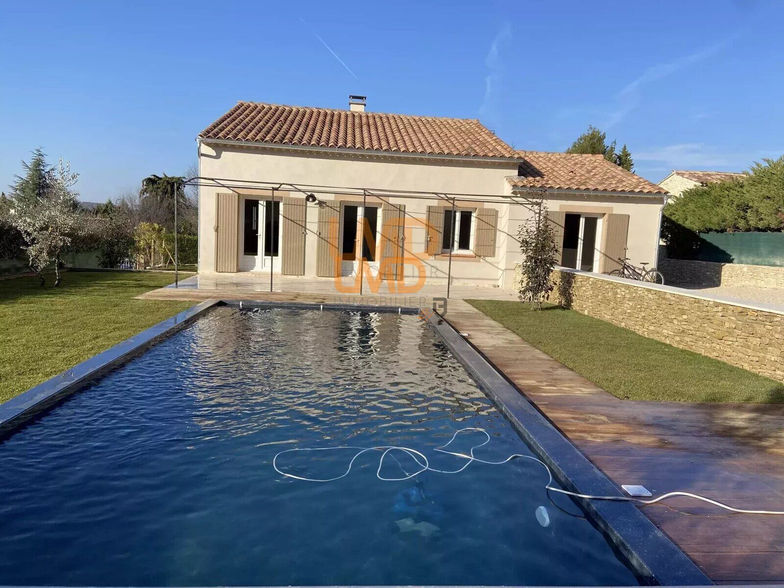 Vue panoramique sur le Luberon - ece1370a-cc5d-4aba-9419-60024ec598c7