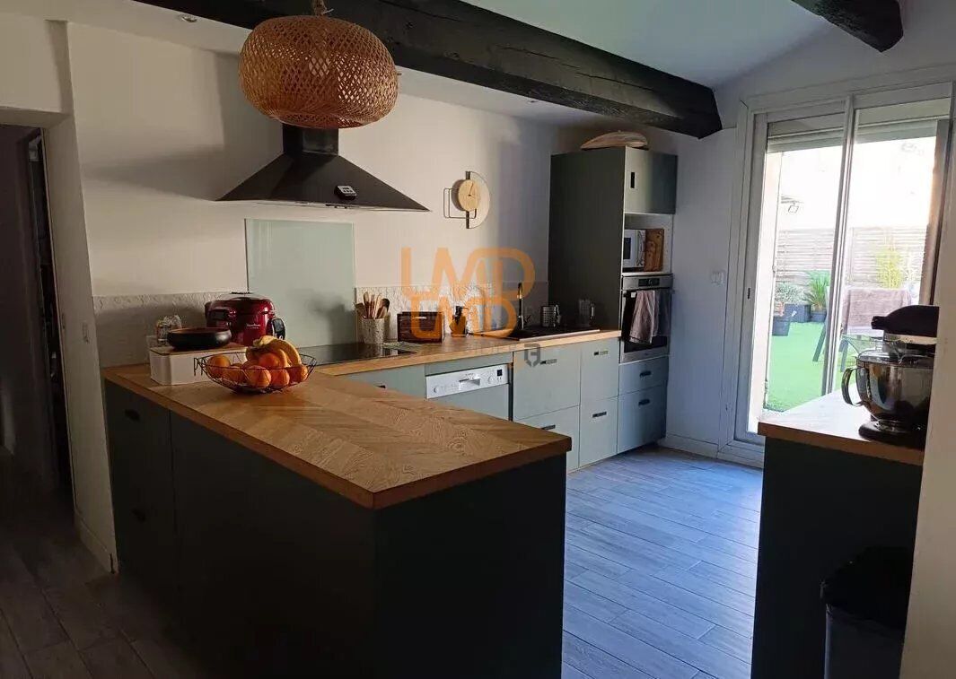 Appartement de standing vue colline St Jacques - a258976f-3cd0-4535-8f47-12dcdcf7d3e0