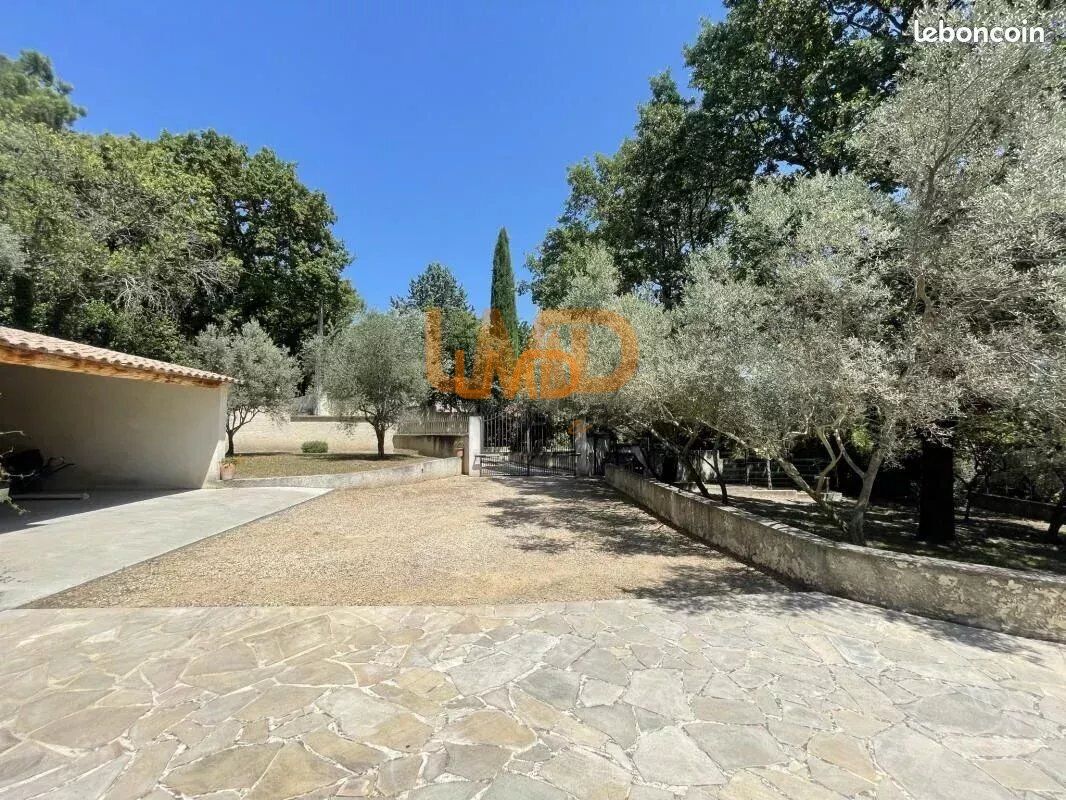 Villa avec gîte  sur 5000 m2 de terrain, Piscine. Garage - 8cc00d4f-c93f-4018-8fd7-7d48b31eb719