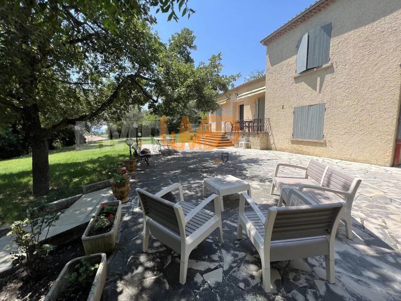 Villa avec gîte  sur 5000 m2 de terrain, Piscine. Garage - 13b7deaa-cfb4-4a0e-a82a-81e37b92b9d9