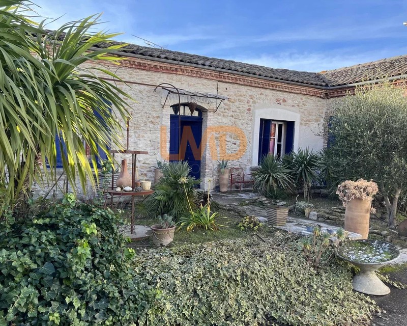 maison en pierre de 140m2  .. piscine. garage - e5ac2d70-d484-48d9-880c-5b418fcec00b