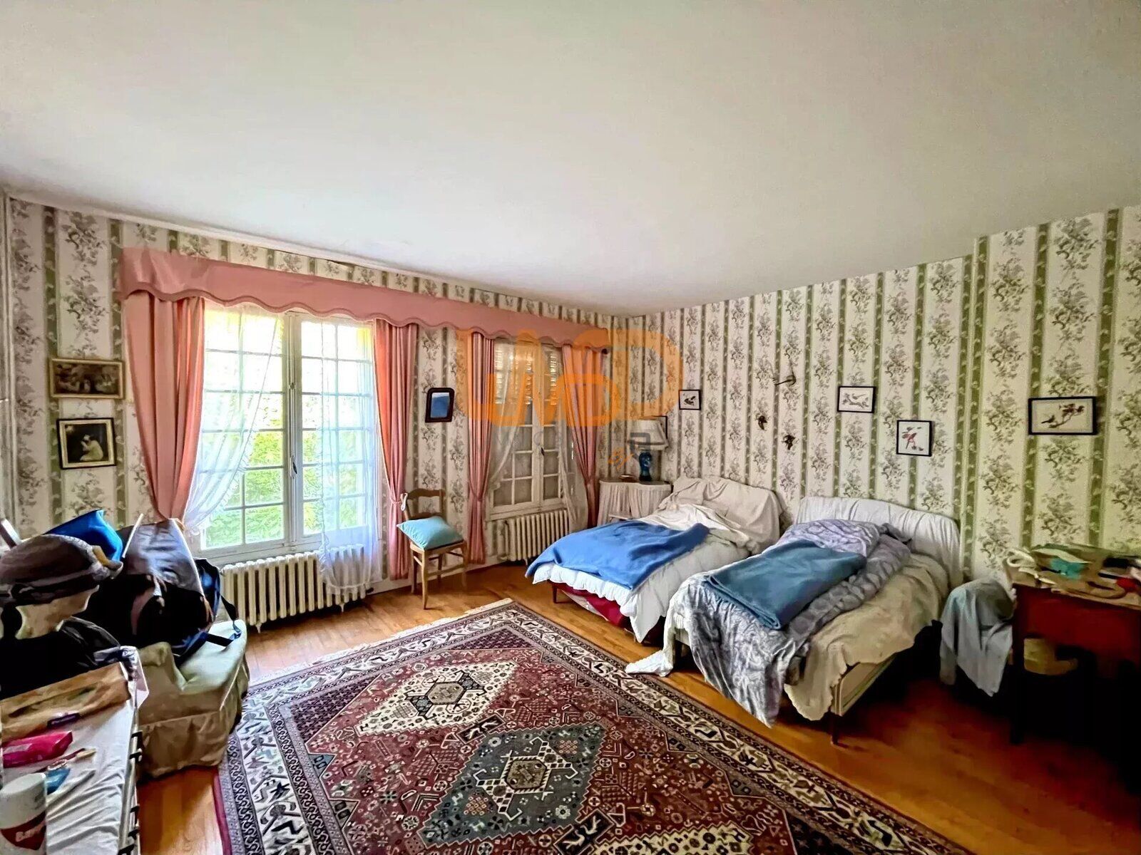 Maison 7 pièces , 6 chambres de 194 m² - 1bde6133-0a25-418e-be4a-579383223056