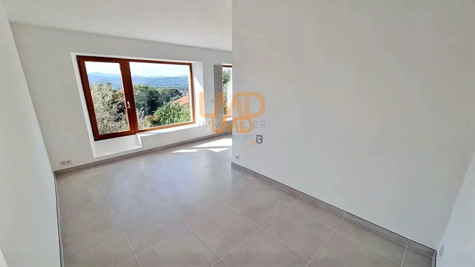 vue dégagée - exposition sud - proche des commodités - climatisation - 5d037bda-59ce-4678-9e84-70b1226a60ac