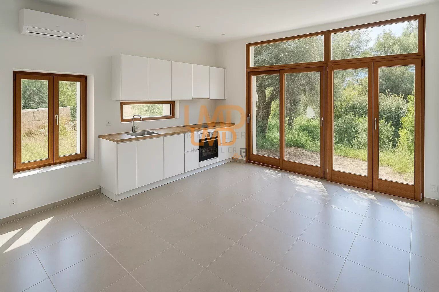 vue dégagée - exposition sud - proche des commodités - climatisation - e00417d5-046f-46f6-9815-c6ff5552aa09