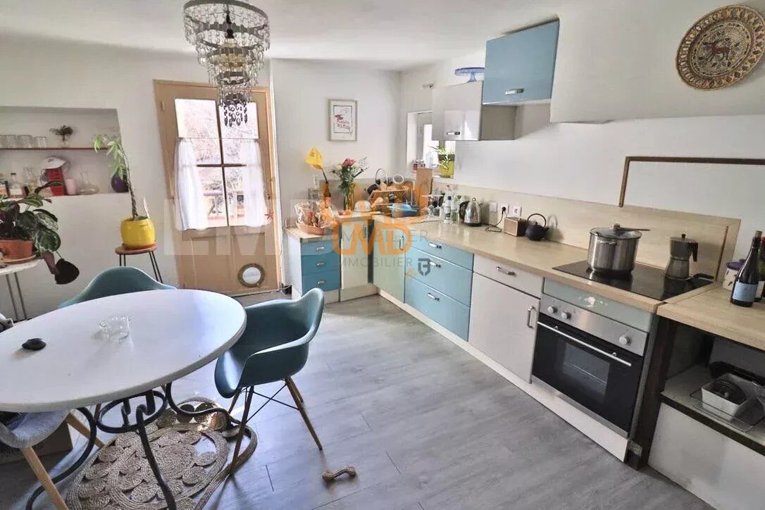 Cotignac:  appartement traversant T2 68m2  et cave 48m2 - 3618637f-3344-4d02-a2e6-da0f451cd08e