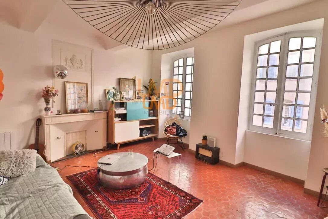 Cotignac:  appartement traversant T2 68m2  et cave 48m2 - 702e8254-3f87-4ddc-a781-051f90abc9d8