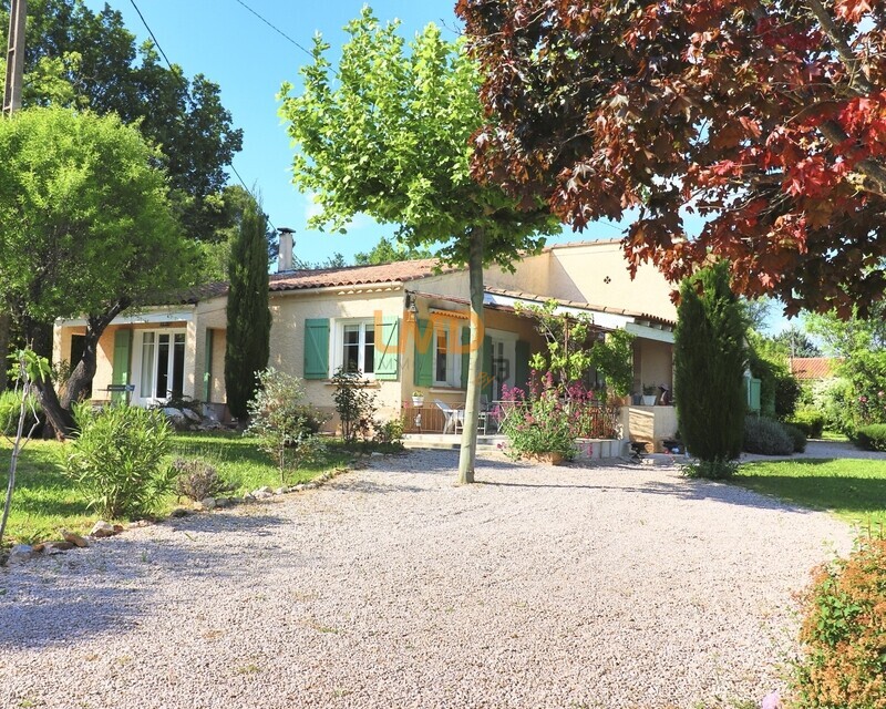 Saint Maximin: Maison T5 148m2 terrain 2500m2 - 1930b59f-dfd6-4bcd-ac22-ee999b7a1ffe 1 201 a