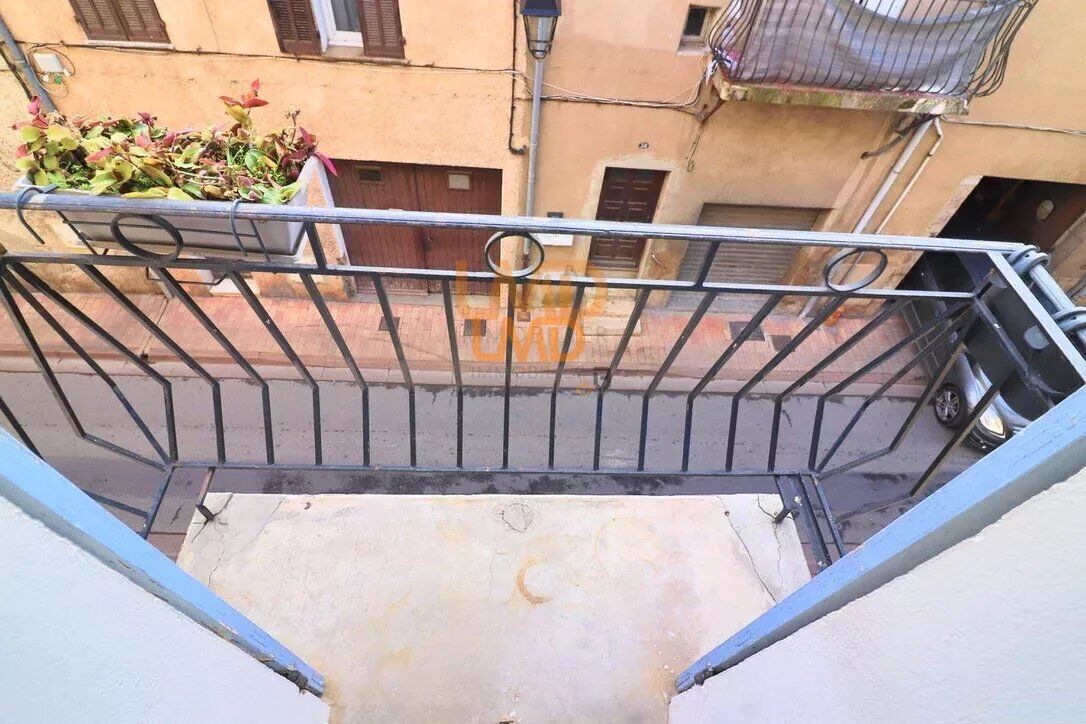 LE LUC: Maison DE Ville T5 90m2 Centre Ville - 3eb0012e-278e-434b-be6e-1f018024dbfc