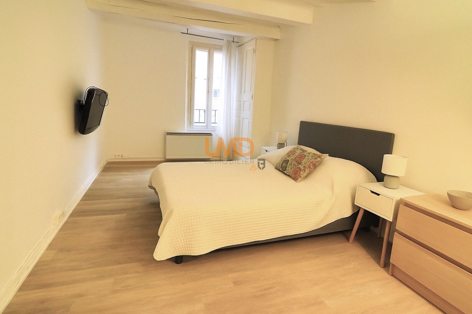 LE LUC: Maison DE Ville T5 90m2 Centre Ville - Cc87218a-beb1-4a7e-8f29-0339ec5304f7 1 201 a