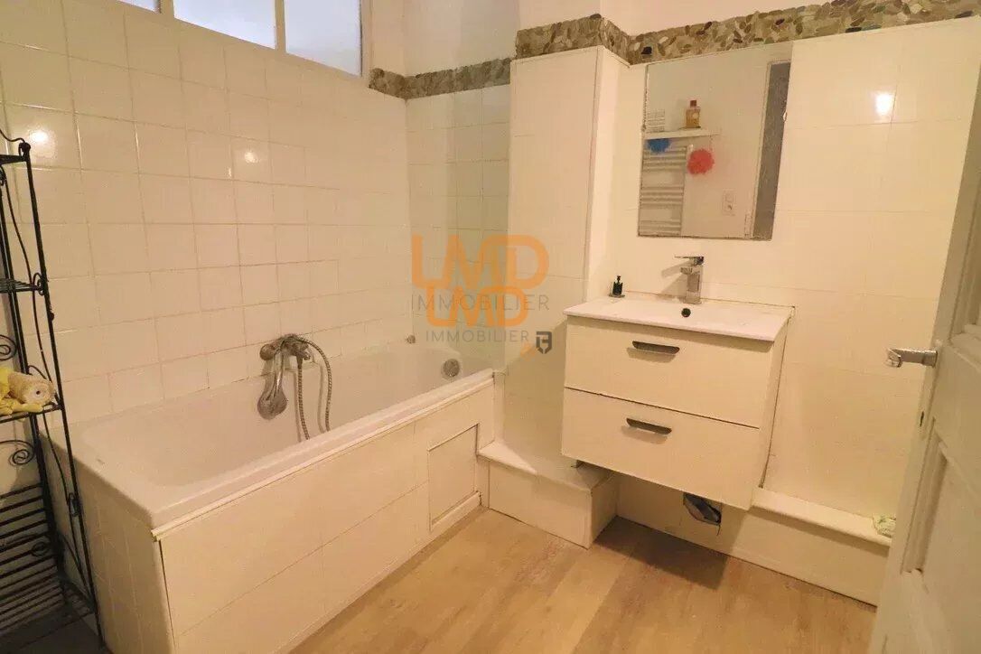 LE LUC: Maison DE Ville T5 90m2 Centre Ville - 58f2bec7-b753-4b08-89d9-59c281402dca