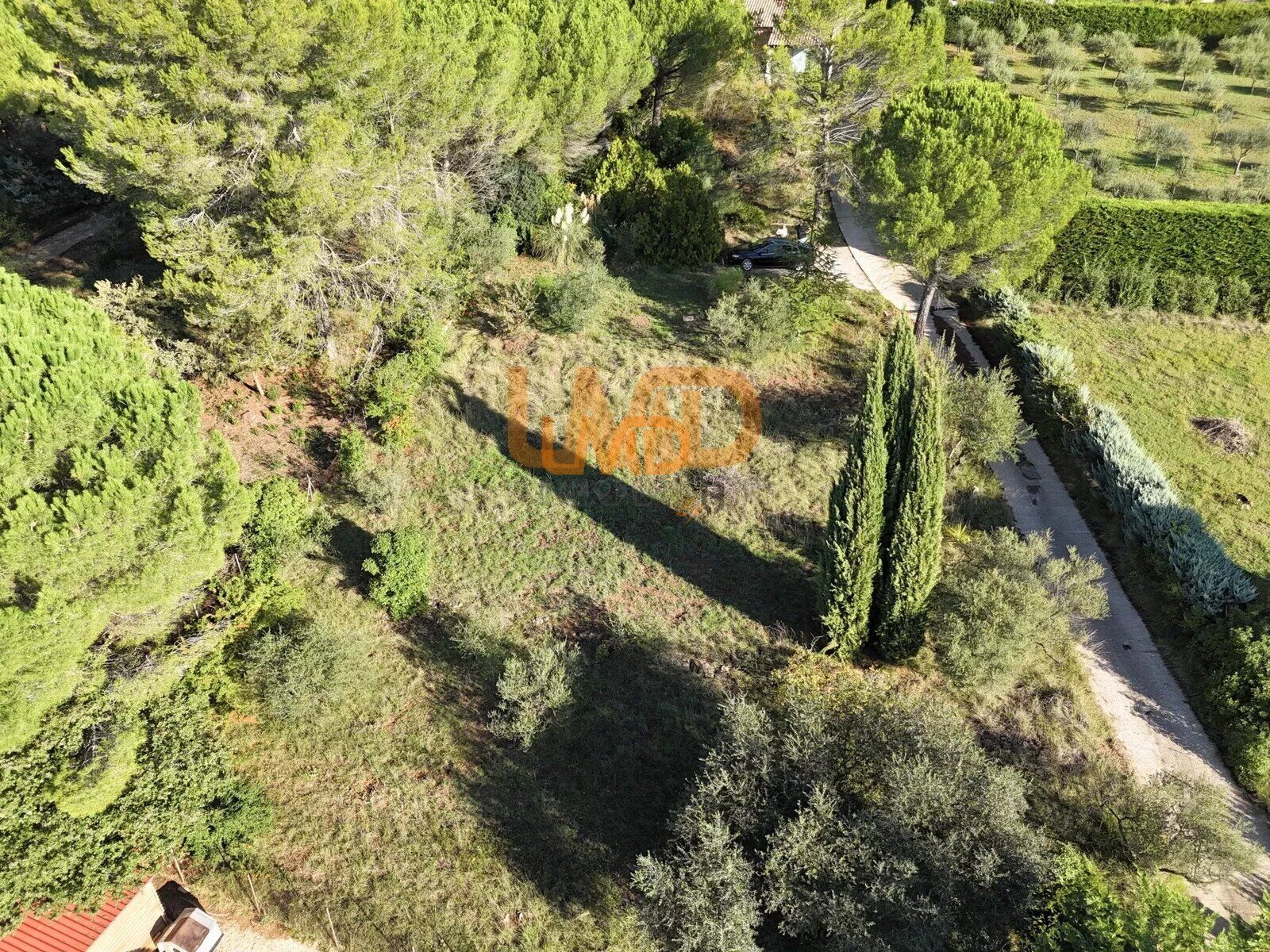 Le Val: terrain constructible 1300m2 - c70fbfdf-3573-4358-b0e1-d8e788854a0a