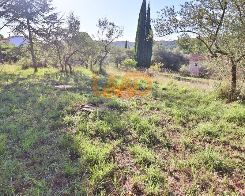 Le Val: terrain constructible 1300m2 - 6cb9654e-af95-47d8-a57a-89a269924faa