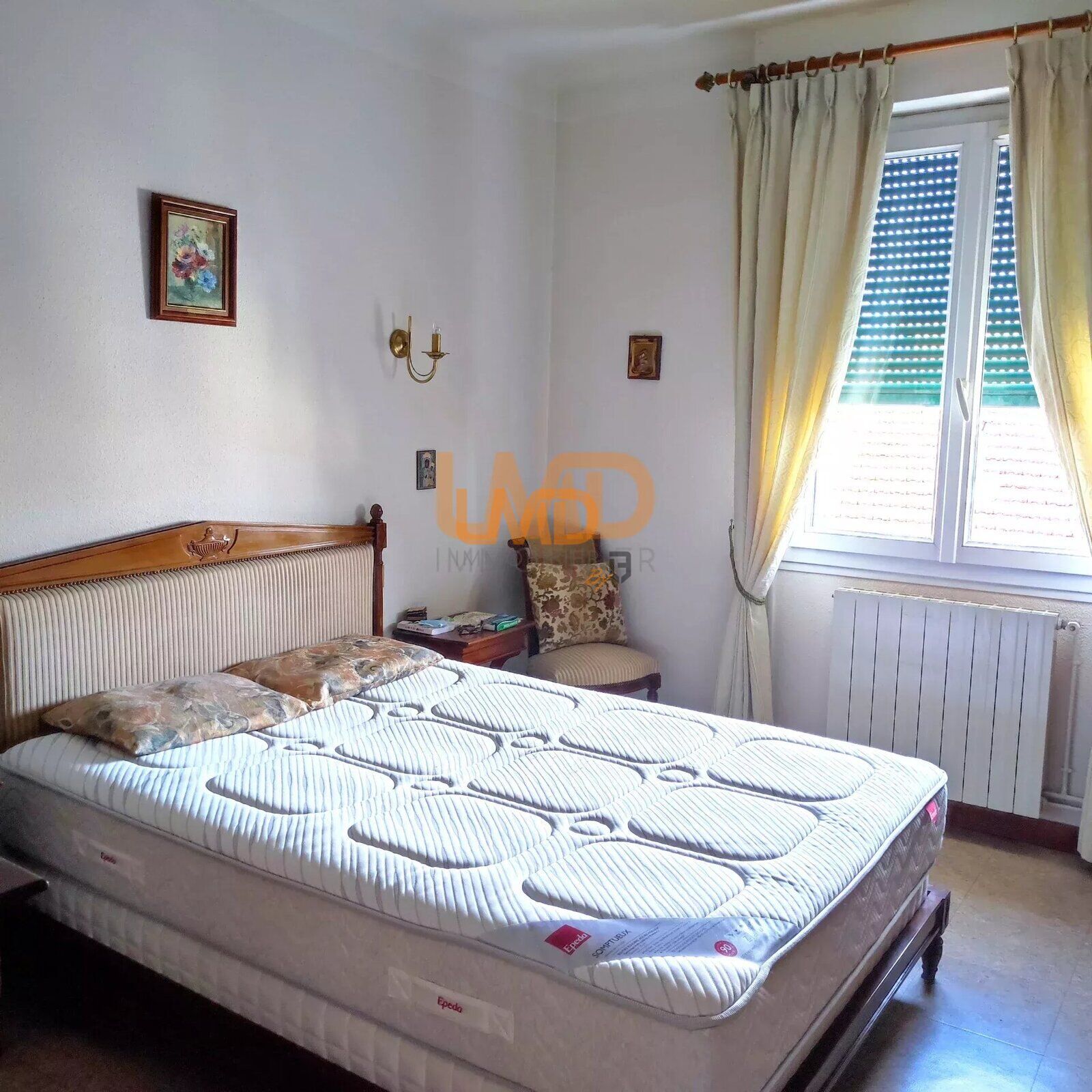 Centre ville spacieux et beau potentiel - 704058bd-65b9-4293-b41b-460fd0cb2d90