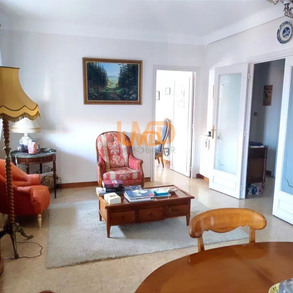 Centre ville spacieux et beau potentiel - edc1c54d-696b-49cd-a8be-87edebf2d0cd