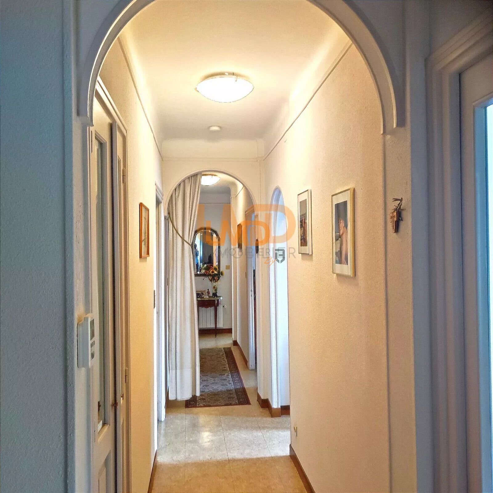 Centre ville spacieux et beau potentiel - c270be8f-5478-4a9e-bb7f-b441f4c2b3cb