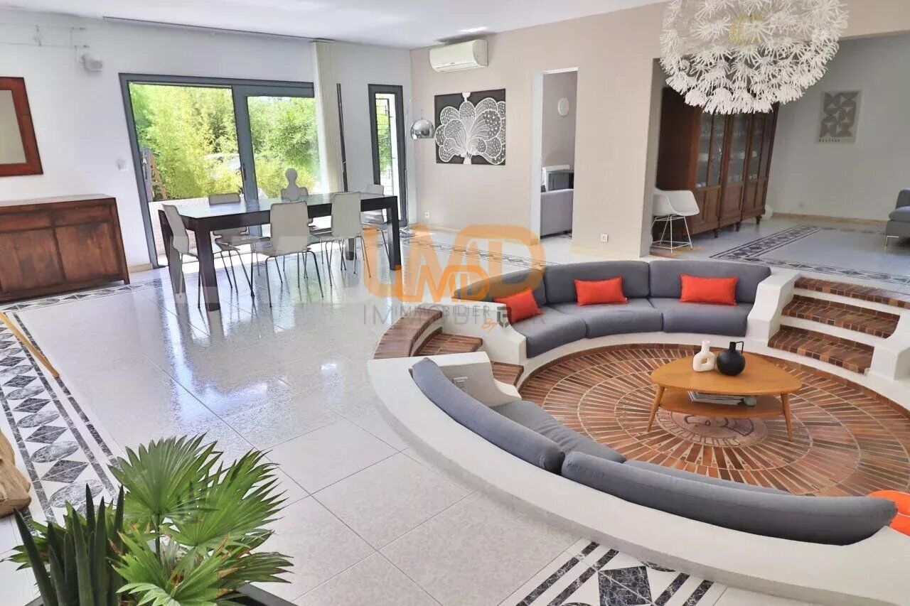 Maison d'architecte de 280m2 secteur résidentiel - 24da4a33-835c-4dc5-8da9-396fc71a4634