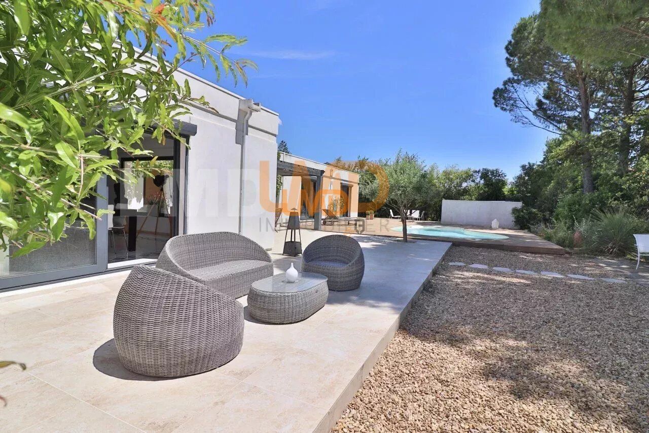 Maison d'architecte de 280m2 secteur résidentiel - f0b190a6-51e4-4cf5-b130-f8449fed2f04