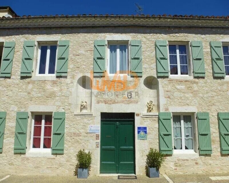 Gîte et chambres d'hôtes 750 m2 + dépendances - 33983dc8-484c-4c0b-bd5c-ce7699263d2b