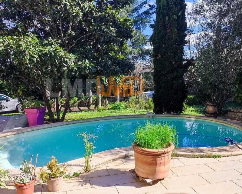 Maison de caractère à 5 min du centre-ville - 52464767-c00a-47fa-852f-5672b8c20b6d