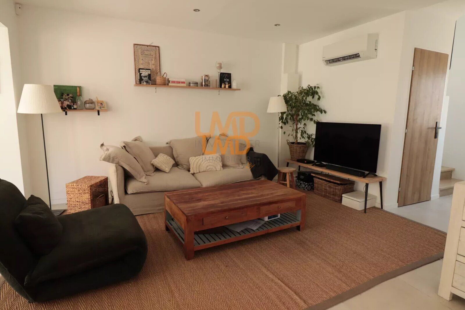 Exclusivité – Une maison de ville au cœur du quartier Croix-de-Fer - ea93265b-f7fc-4122-844a-cde2c717b009