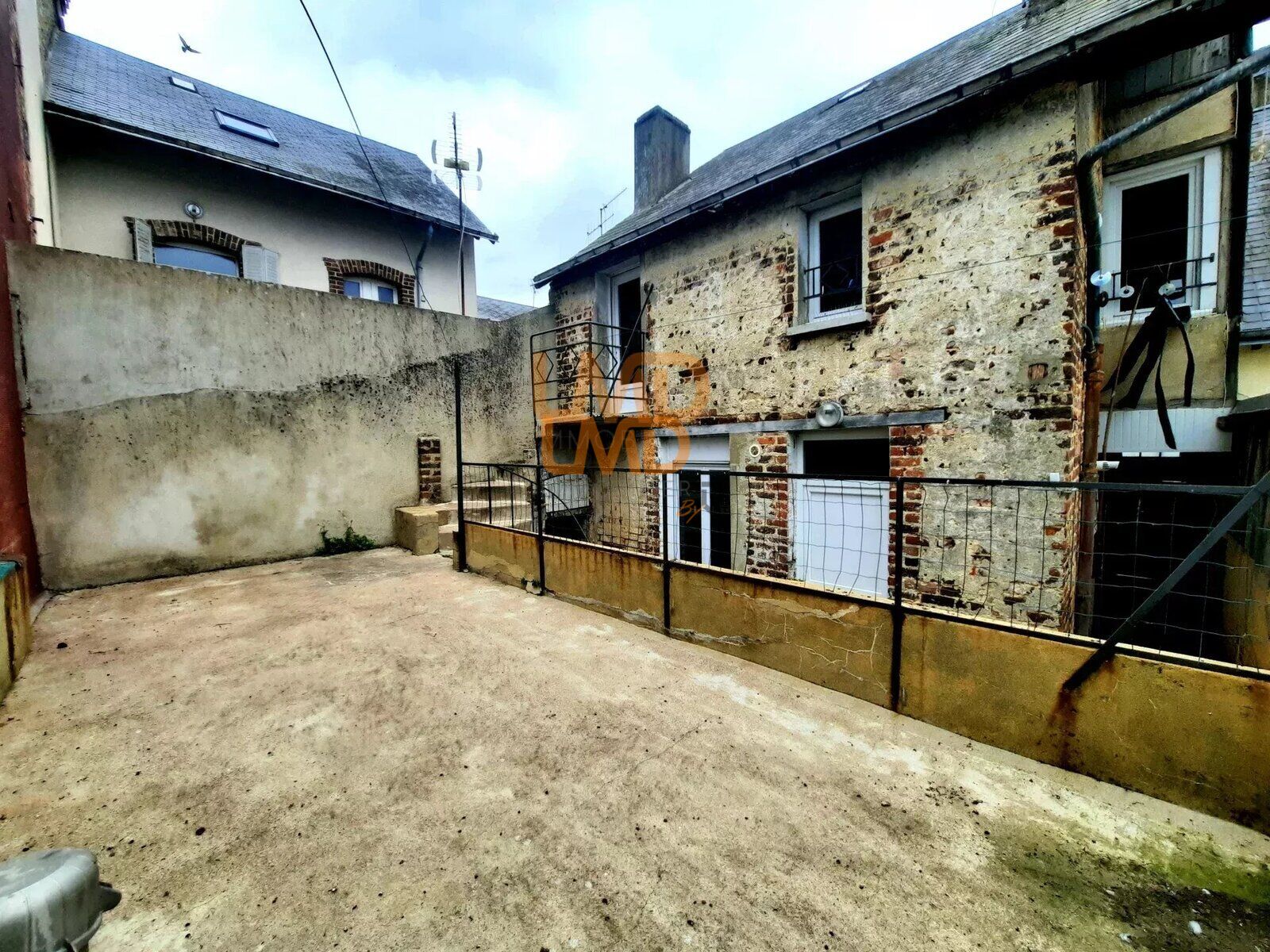 Mison DE Bourg T4-Terrasse-Proche CommoditÉS - 07a46cff-1ec6-4df5-9a12-62ae19959b7d